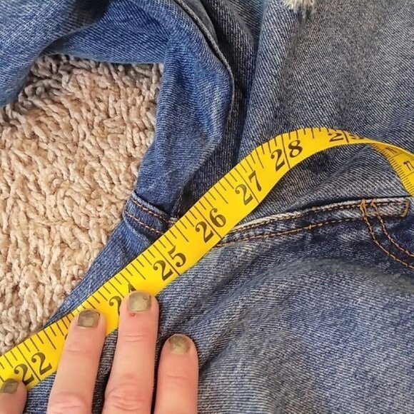 Levis Wedgie Straight Women Jeans Size 26 Distressed Button Fly High Rise - Picture 11 of 13